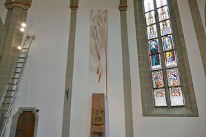 Malerischer Spiegel am Tabernakel in St. Crescentius (Foto: Karl-Franz Thiede)